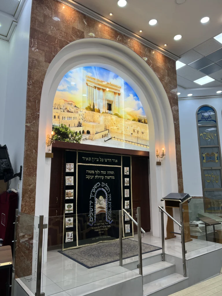 זכוכיות מודפסות לויטראז, הדפסה על זכוכית, הדפסה על קרמיקה, עיצוב בזכוכית, פתרונות עיצוב יצירתיים